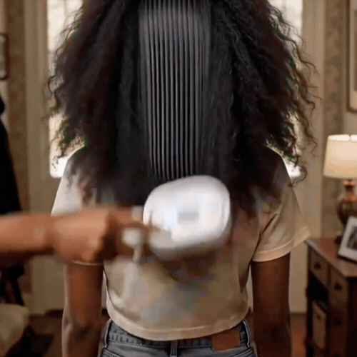 Multifunctional Massage & Spray Brush - product demo